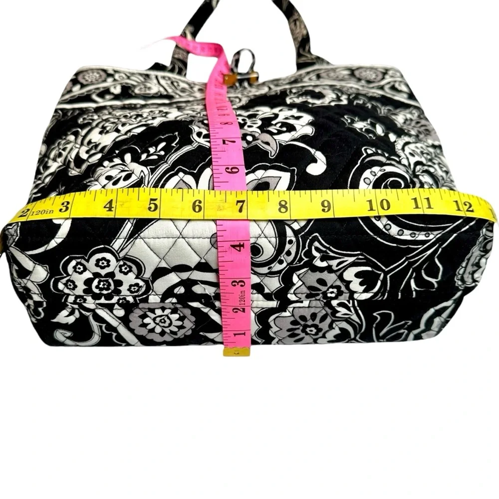 Vera Bradley Original Vera Tote Bag Midnight‎ Paisley Black White Quilted Iconic